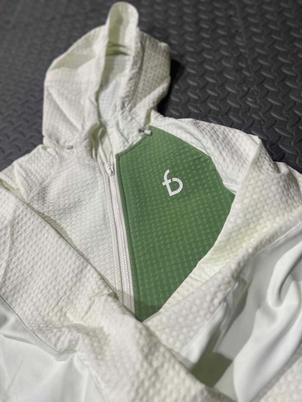 FlipBelt Durango Softshell Jacket (Men’s Large) NWOT